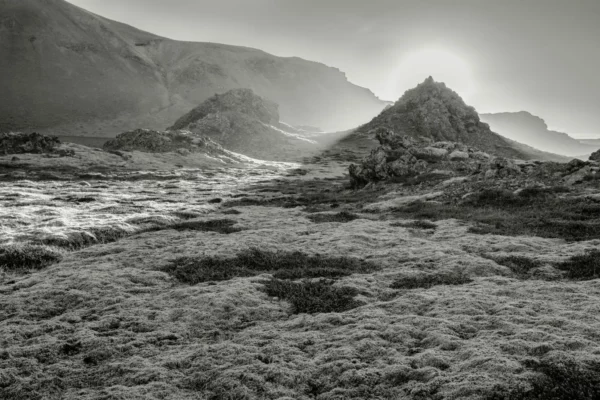 Hügel im Gegenlicht, Island 2015